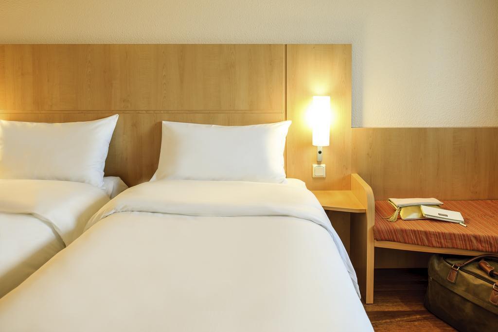 Ibis Carlisle City Centre Экстерьер фото